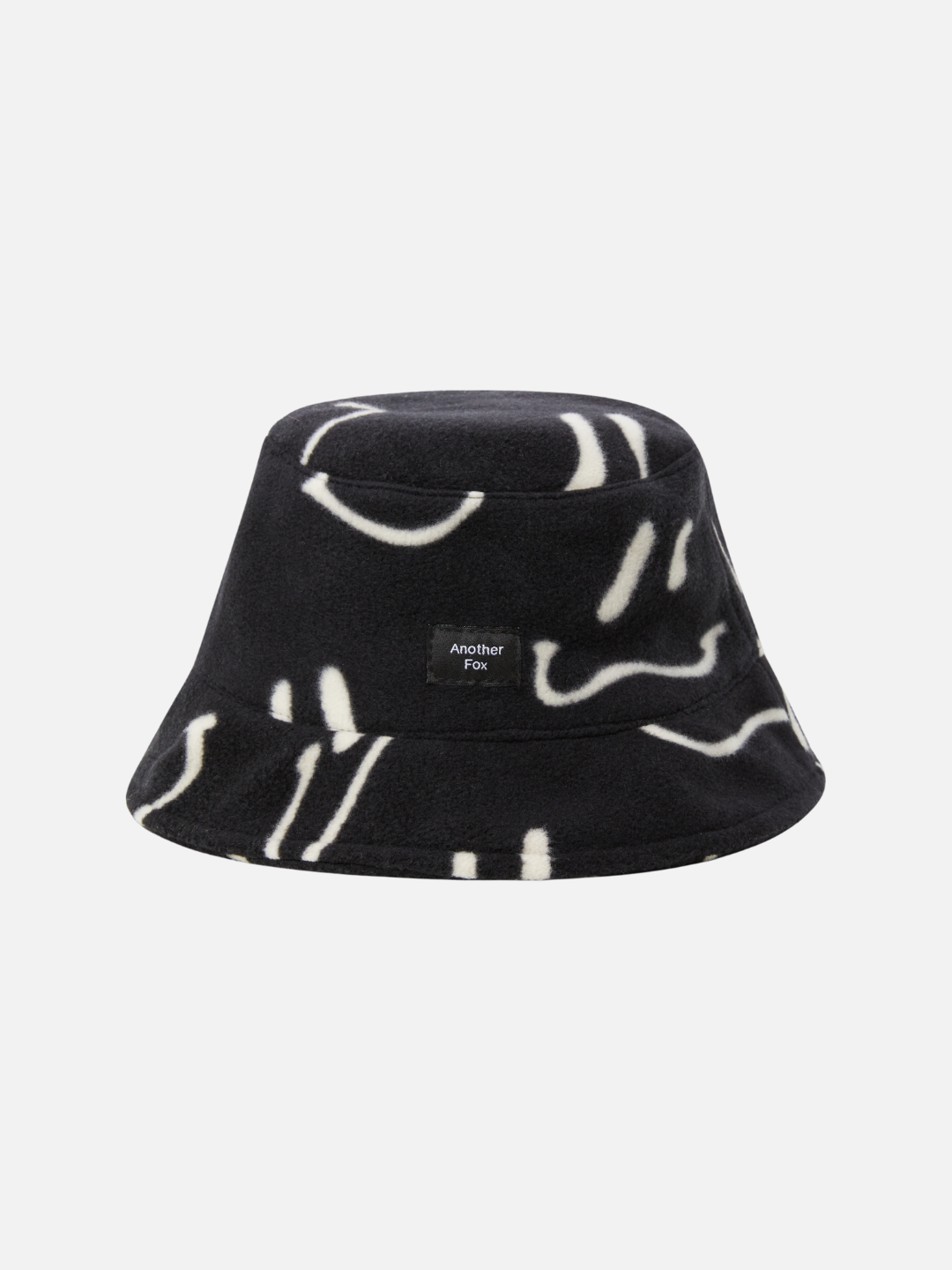 WAVY GRIN FLEECE BUCKET HAT