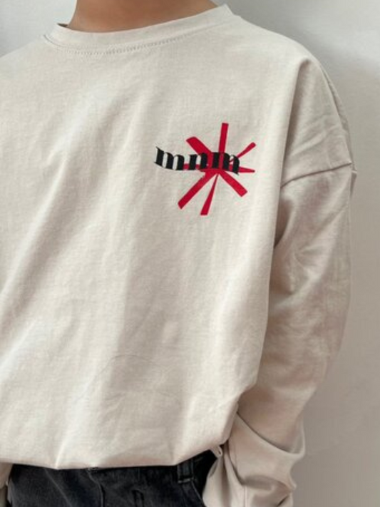 Second image of Beige | Front view of the kid's Minimal Longsleeve Tee