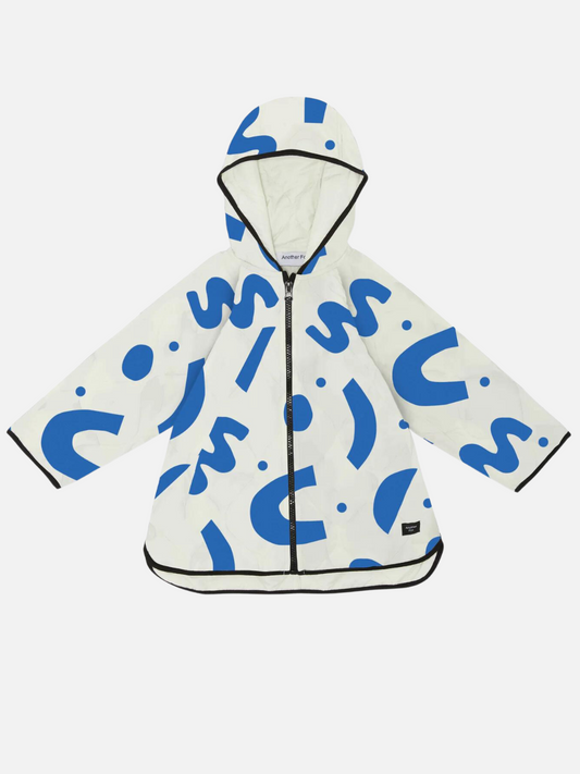 Image of A front view of the white quilted coat with a hood and zipper closure with an abstract blue shape pattern.