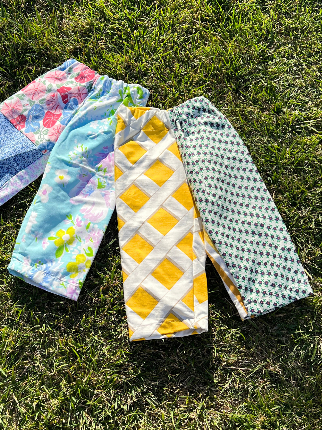MMOODY PANTS - FLOWERS ALL OVER 3Y