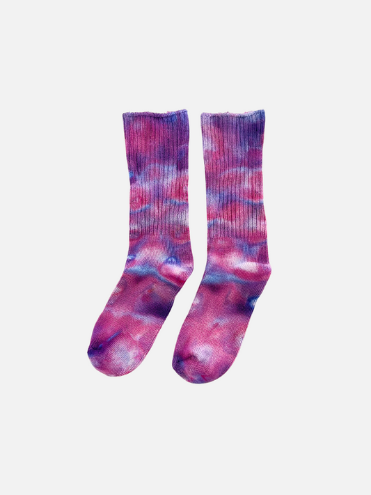 Image of ICE-DYED BAMBOO SOCKS in Ultraviolet