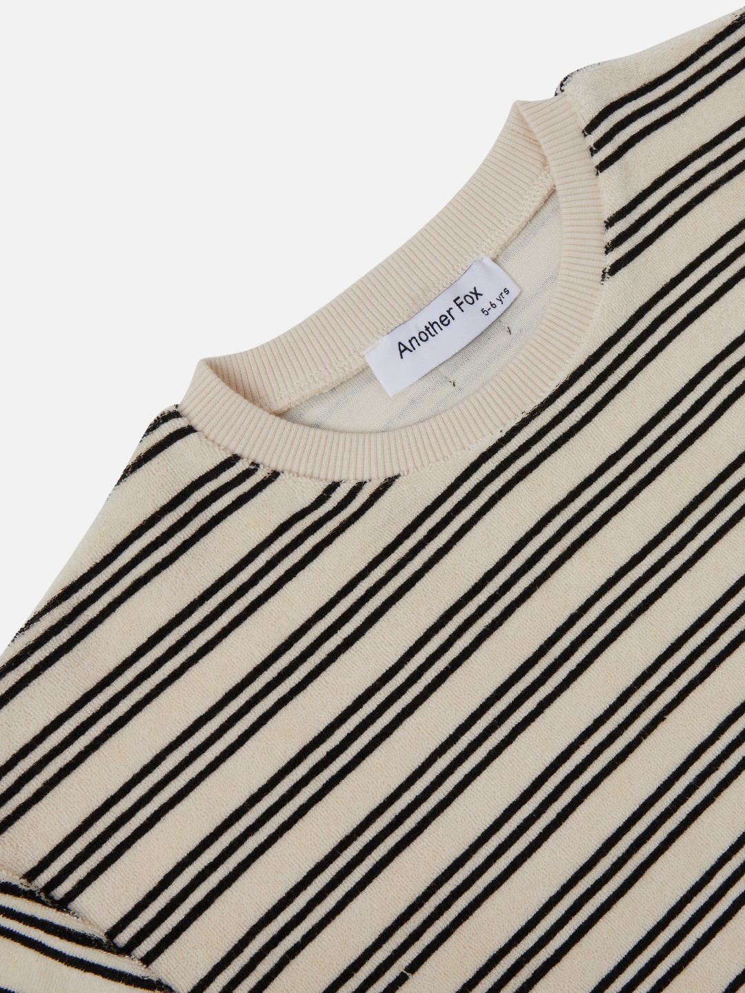 Close up on the Terry Towel Tee in Stripe print