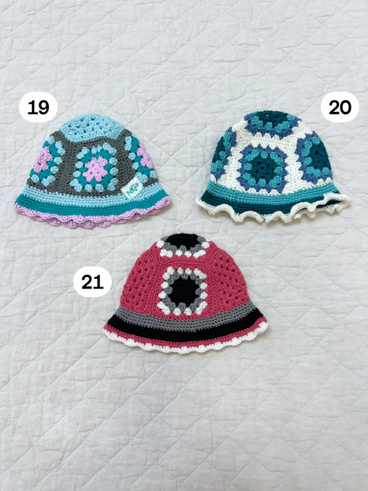 Image of CROCHETED BUCKET HAT 6-12M in #19